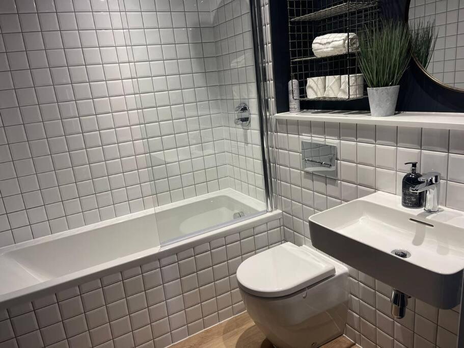 Trendy Apartment In Cardiff Free Parking ภายนอก รูปภาพ
