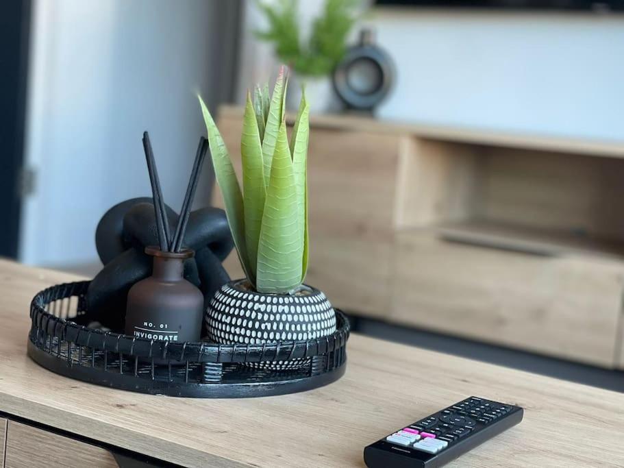 Trendy Apartment In Cardiff Free Parking ภายนอก รูปภาพ