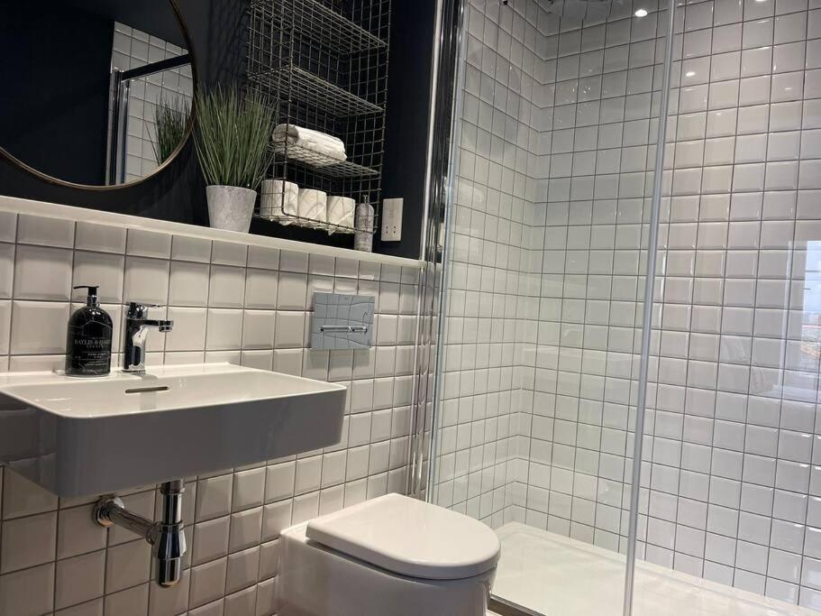 Trendy Apartment In Cardiff Free Parking ภายนอก รูปภาพ