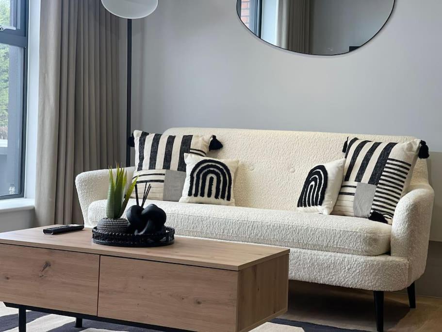 Trendy Apartment In Cardiff Free Parking ภายนอก รูปภาพ
