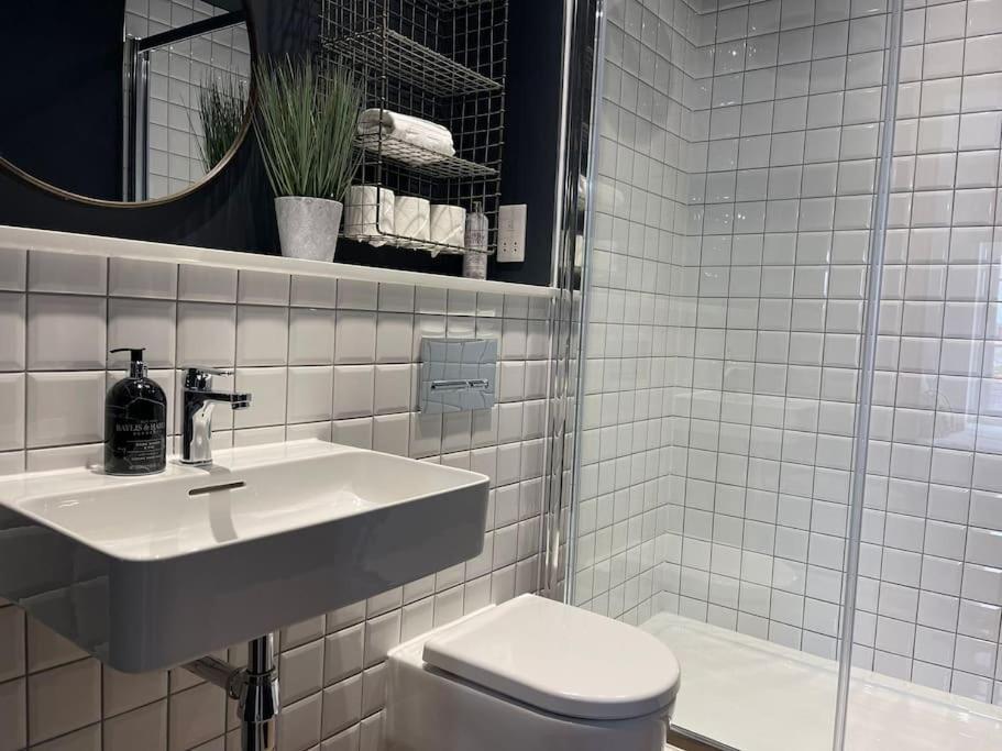 Trendy Apartment In Cardiff Free Parking ภายนอก รูปภาพ